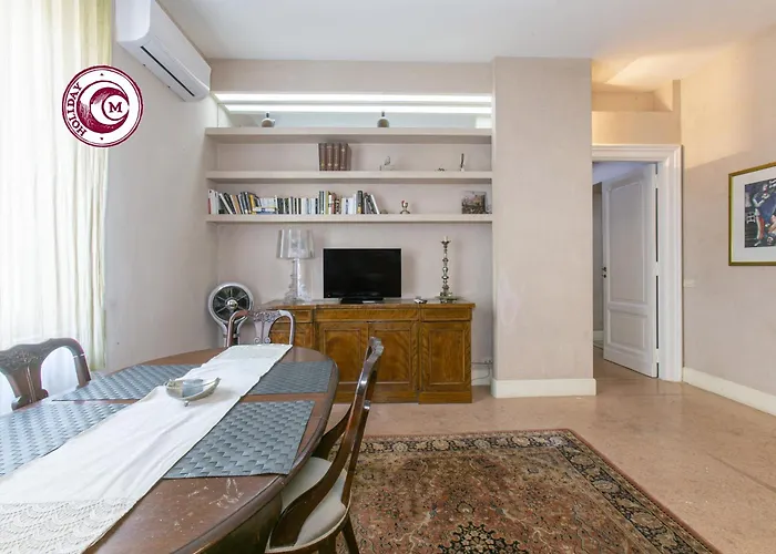 C M Piazza Cavour Elegant Flat Apartament *