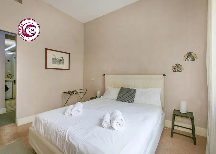 C M Piazza Cavour Elegant Flat Apartament